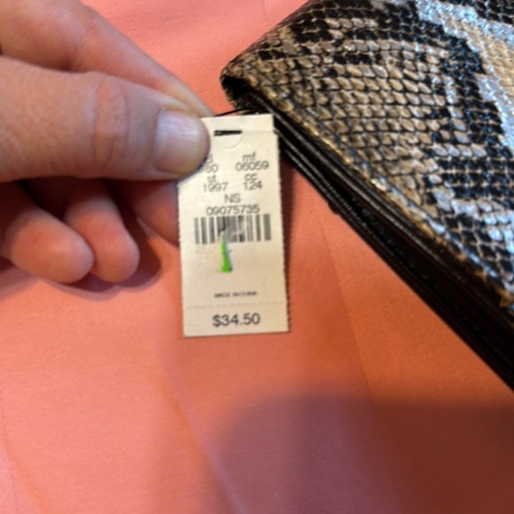 Express Chic Black and Snake Print Clutch NWT - Picture 6 of 6